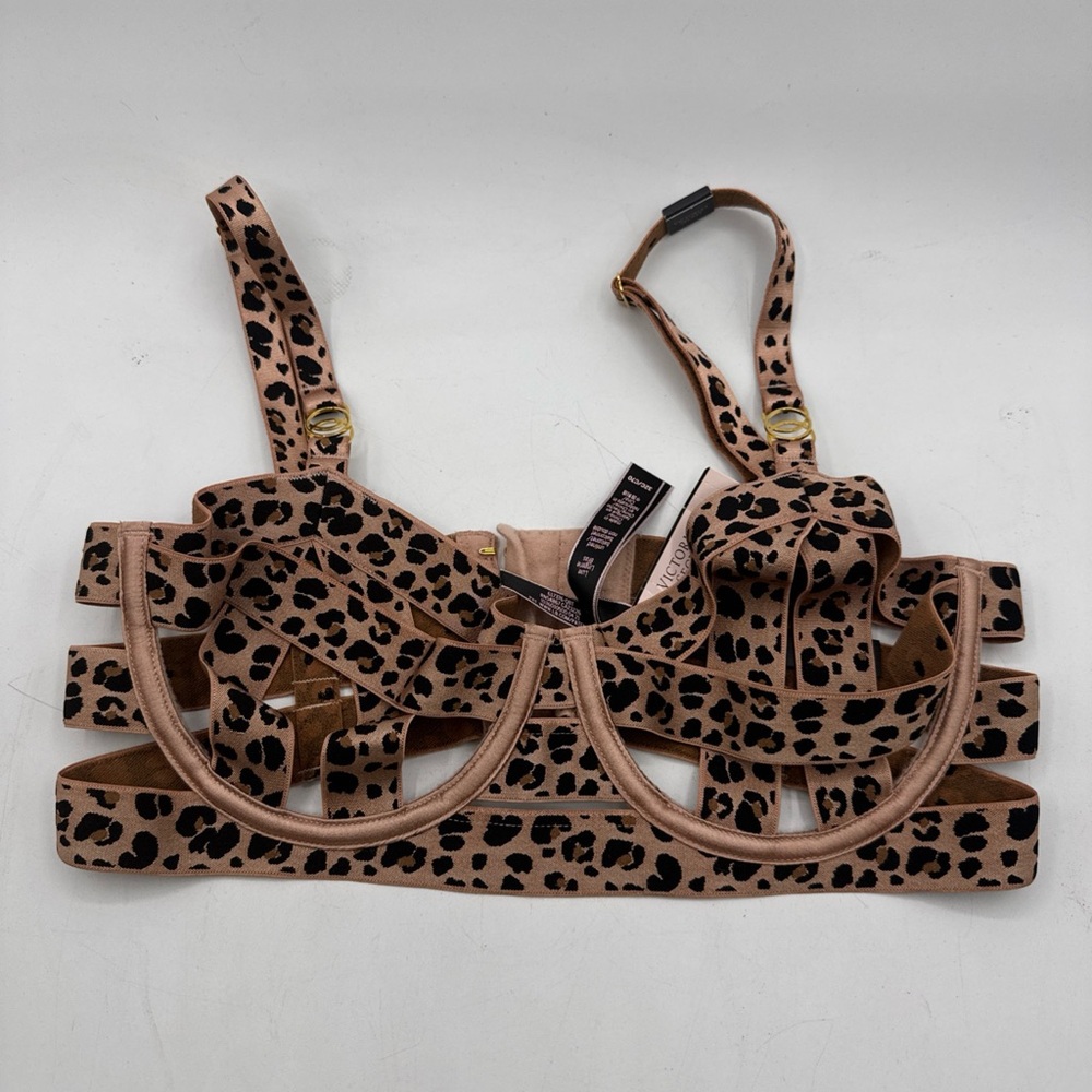 Victorias Secret Luxe Lingerie Banded Strappy Demi Bra 32C Leopard